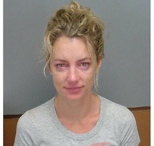 Cynthia Watros arrestada